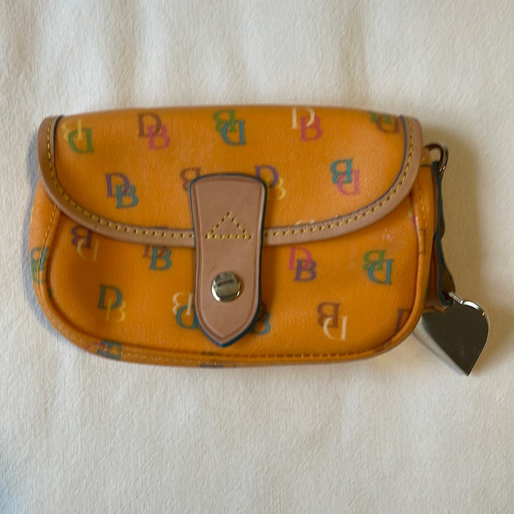 Small Dooney & Bourke Pouch